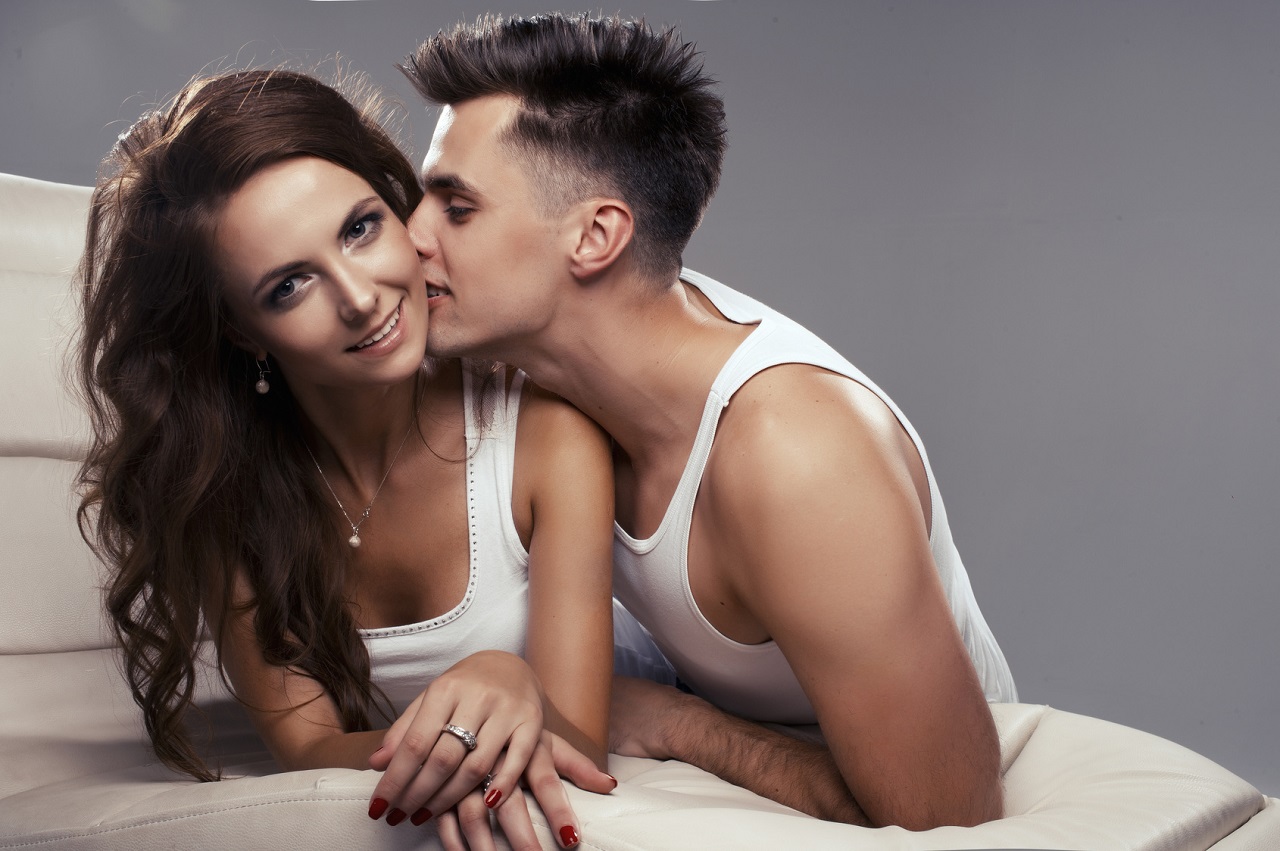Rencontres coquines et sexy : les hommes sont-ils vraiment plus consommateurs que les femmes ?
