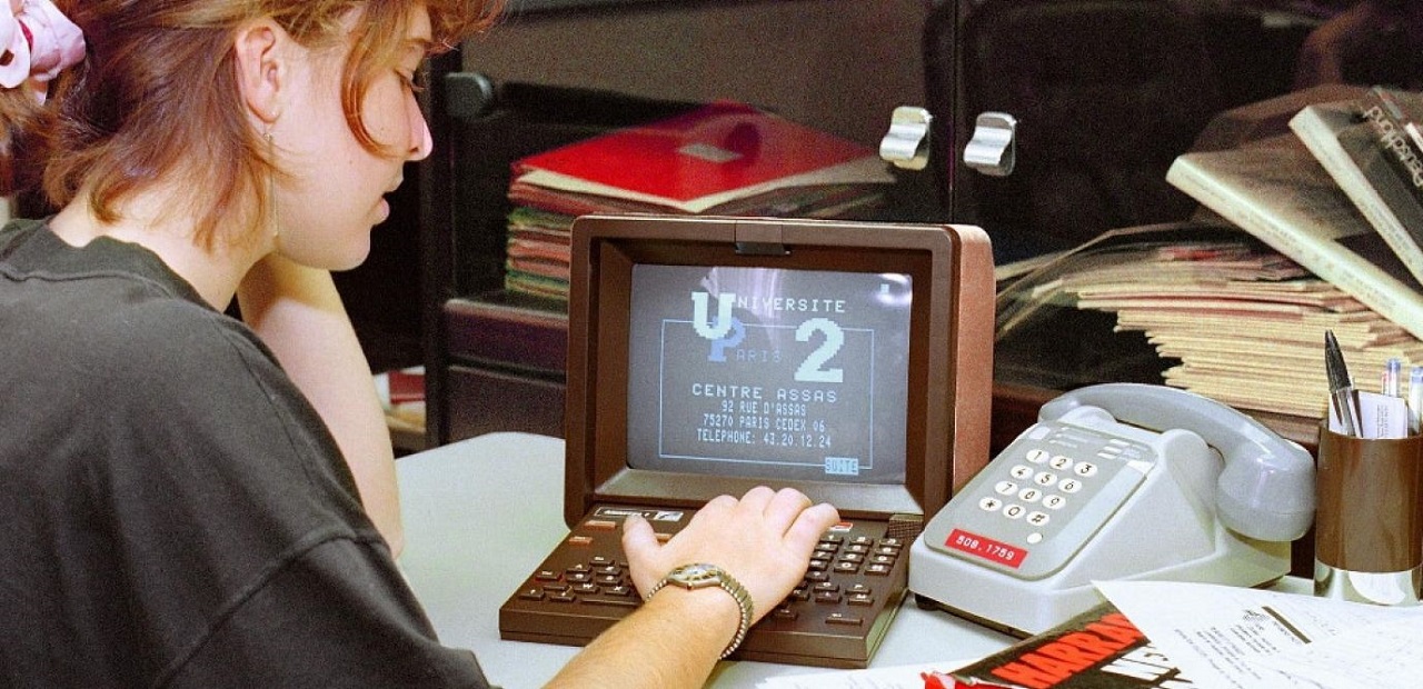 Rencontres en ligne : du minitel à nos jours