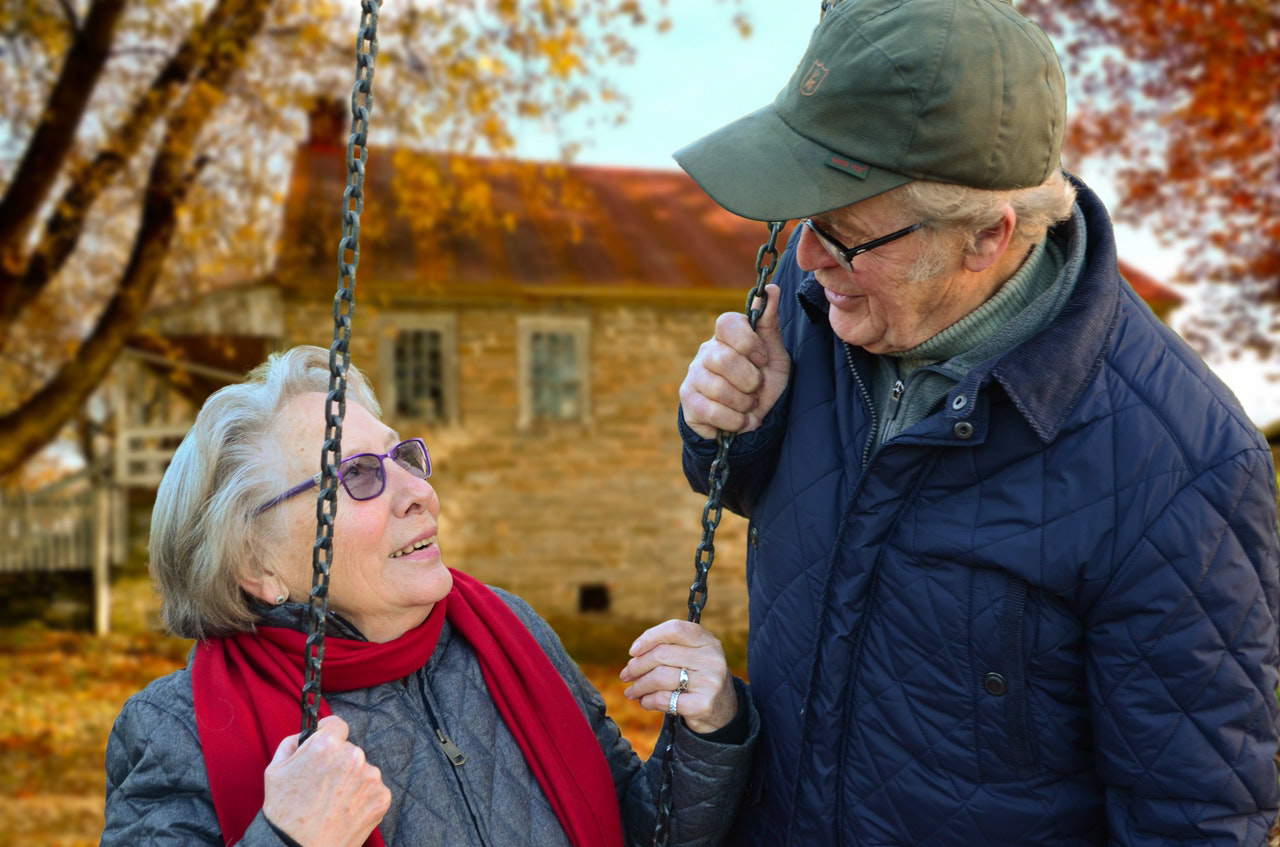 Applications et sites de rencontre senior : notre top 5