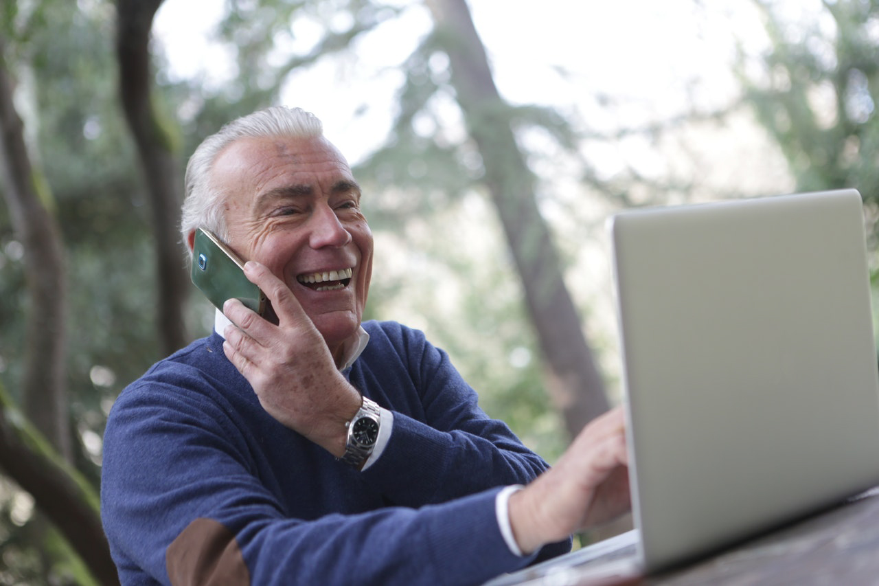 Applications et sites de rencontre senior : notre top 5